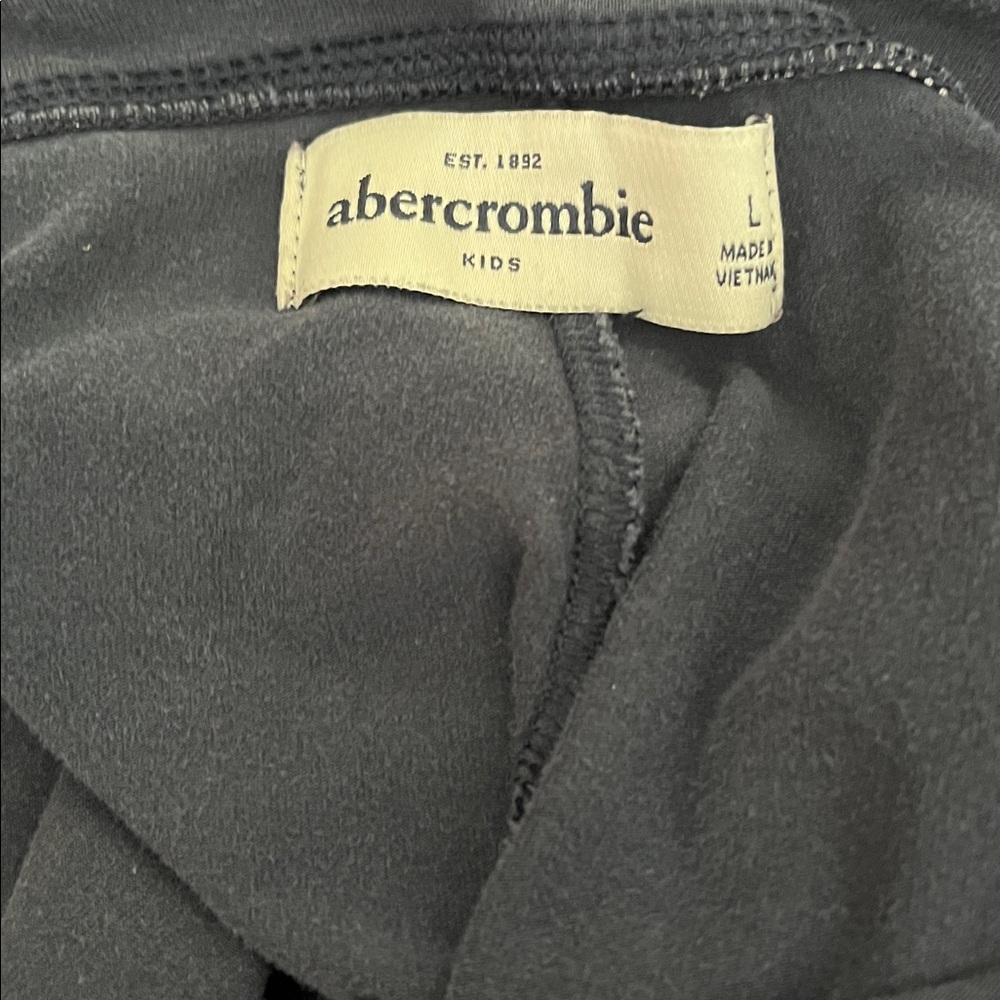 Abercrombie & Fitch & Hollister 2 Tee and legging. - Picture 3 of 8